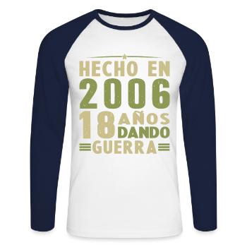 18 Jahre altes Geburtstagsgeschenk aus dem Jahr 2006 - Unisex Baseballshirt langarm - Weiß/Navy - Vorne - Nik (191cm)