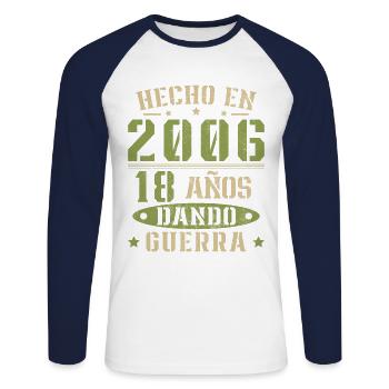18 Jahre altes Geburtstagsgeschenk aus dem Jahr 2006 - Unisex Baseballshirt langarm - Weiß/Navy - Vorne - Nik (191cm)