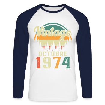 Oktober 1974 Vinatge 1974 Geburtstagsgeschenk - Unisex Baseballshirt langarm - Weiß/Navy - Vorne - Nik (191cm)