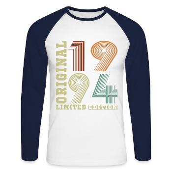 1994 Vintage Retro Geburtstagsgeschenk - Unisex Baseballshirt langarm - Weiß/Navy - Vorne - Nik (191cm)