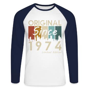 1974 Vintage Retro Geburtstagsgeschenk - Unisex Baseballshirt langarm - Weiß/Navy - Vorne - Nik (191cm)