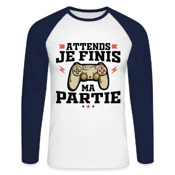 Attends Je Finis ma Partie - T-shirt baseball manches longues Homme - blanc/marine - Devant - Nik (191cm)