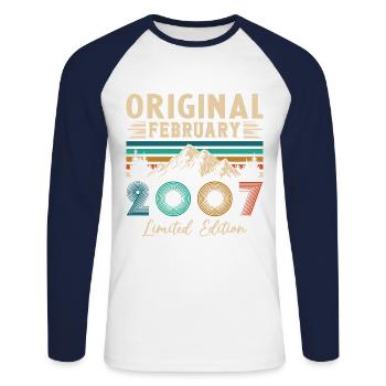 Février 2007 Vintage Anniversaire 2007 Cadeau - T-shirt baseball manches longues Homme - blanc/marine - Devant - Nik (191cm)