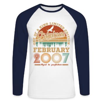 Février 2007 Vintage Anniversaire 2007 Cadeau - T-shirt baseball manches longues Homme - blanc/marine - Devant - Nik (191cm)