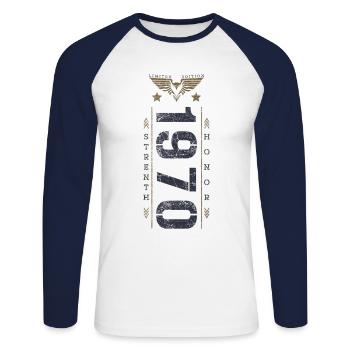 Édition limitée 1970's Birthday Force and Honor - T-shirt baseball manches longues Homme - blanc/marine - Devant - Nik (191cm)