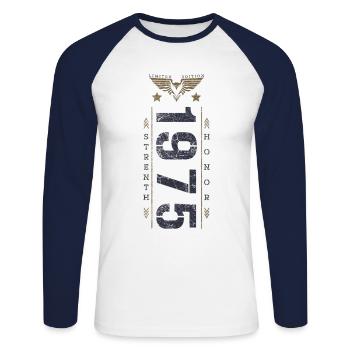 Edition Limitée 1975 Anniversaire Force et Honneur - T-shirt baseball manches longues Homme - blanc/marine - Devant - Nik (191cm)