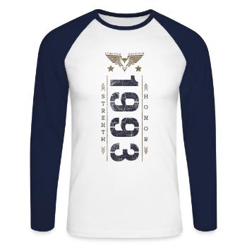 Edition Limitée 1993 Anniversaire Force et Honneur - T-shirt baseball manches longues Homme - blanc/marine - Devant - Nik (191cm)