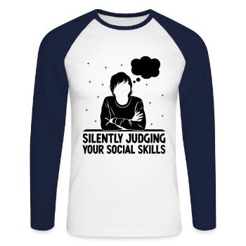 Juger silencieusement vos compétences sociales - T-shirt baseball manches longues Homme - blanc/marine - Devant - Nik (191cm)