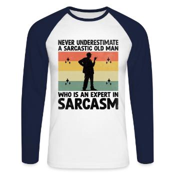 Unterschätzen Sie niemals einen sarkastischen alten Mann, der Experte - Unisex Baseballshirt langarm - Weiß/Navy - Vorne - Nik (191cm)