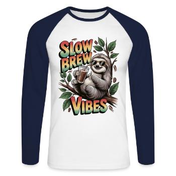 Slow Brew Vibes für Kaffeefans - Unisex Baseballshirt langarm - Weiß/Navy - Vorne - Nik (191cm)