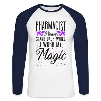 Technicien en pharmacie - T-shirt baseball manches longues Homme - blanc/marine - Devant - Nik (191cm)