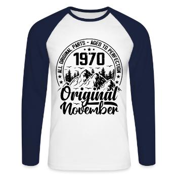 1970 November Original Geschenk zum 54-jährigen Jubiläum - Unisex Baseballshirt langarm - Weiß/Navy - Vorne - Nik (191cm)