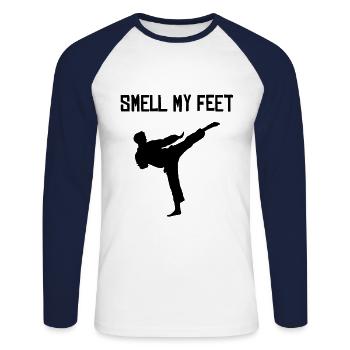 Kampfsport Smell My Feet - Unisex Baseballshirt langarm - Weiß/Navy - Vorne - Nik (191cm)
