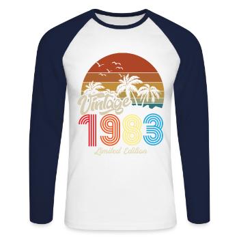 Einzigartiges Vintage-Exemplar 1983 Limitierte Auflage - Unisex Baseballshirt langarm - Weiß/Navy - Vorne - Nik (191cm)
