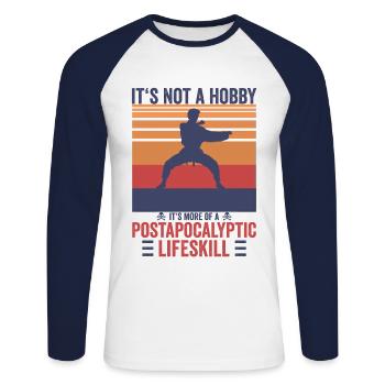 Vintage Karate Postapocalyptic Lifeskill Shirt - Unisex Baseballshirt langarm - Weiß/Navy - Vorne - Nik (191cm)