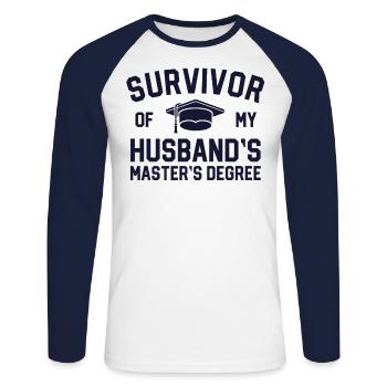 Survivor Of My Husbands Diplôme de maîtrise - T-shirt baseball manches longues Homme - blanc/marine - Devant - Nik (191cm)