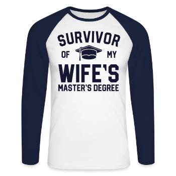 Survivor Of My Wifes Master-Abschluss - Unisex Baseballshirt langarm - Weiß/Navy - Vorne - Nik (191cm)