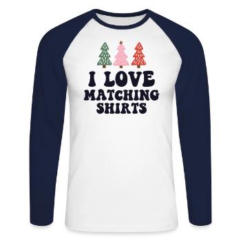 J’aime assortir les chemises de Noël Couple de Noël Femme - T-shirt baseball manches longues Homme - blanc/marine - Devant - Nik (191cm)