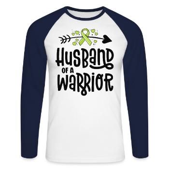 Mari d’un guerrier Lymphome Sensibilisation au cancer - T-shirt baseball manches longues Homme - blanc/marine - Devant - Nik (191cm)