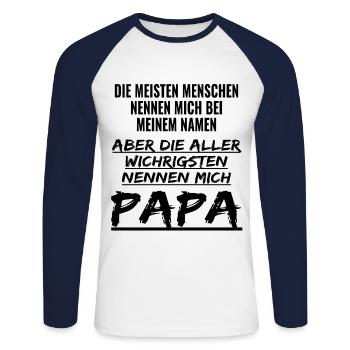 Geschenk für Papa Die Wichtigsten nennen Mich Papa - Unisex Baseballshirt langarm - Weiß/Navy - Vorne - Nik (191cm)
