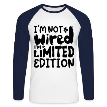 Ich bin nicht komisch, limitierte Edition - Unisex Baseballshirt langarm - Weiß/Navy - Vorne - Nik (191cm)