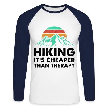 Hiking It's Cheaper Than Therapy Trekking Mountain - Unisex Baseballshirt langarm - Weiß/Navy - Vorne - Nik (191cm)
