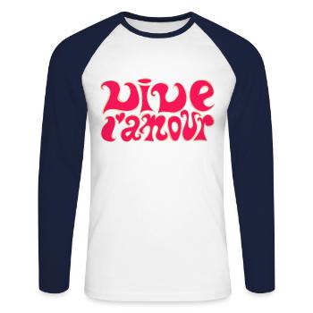 vive l’amour ! Faute de frappe des années soixante - T-shirt baseball manches longues Homme - blanc/marine - Devant - Nik (191cm)