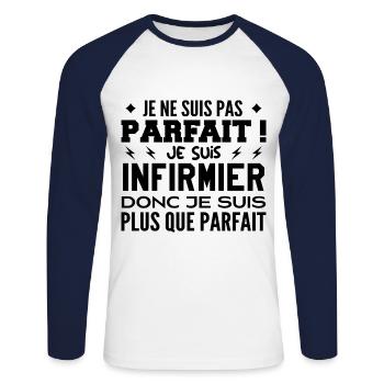 Un Infirmier plus que parfaite, métier de rêve - T-shirt baseball manches longues Homme - blanc/marine - Devant - Nik (191cm)