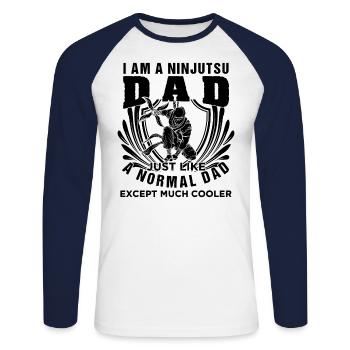 Cool Ninjutsu Dad Ninja Coach poison - T-shirt baseball manches longues Homme - blanc/marine - Devant - Nik (191cm)