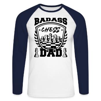 Badass Chess Papa - T-shirt baseball manches longues Homme - blanc/marine - Devant - Nik (191cm)