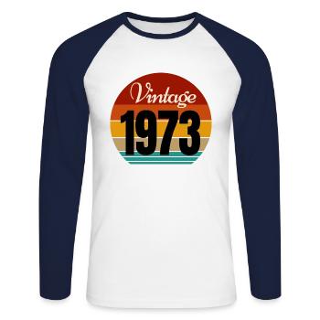 millésime 1973 - T-shirt baseball manches longues Homme - blanc/marine - Devant - Nik (191cm)