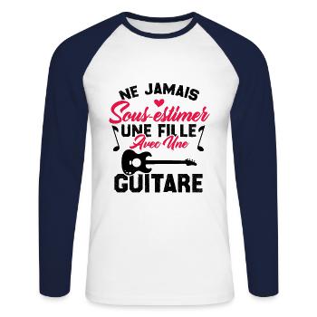Ne jamais sous estimer une fille avec une guitare - T-shirt baseball manches longues Homme - blanc/marine - Devant - Nik (191cm)