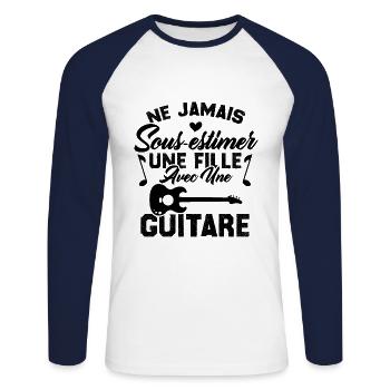 Ne jamais sous estimer une fille avec une guitare - T-shirt baseball manches longues Homme - blanc/marine - Devant - Nik (191cm)