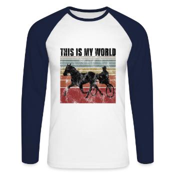Ceci est mon World Trotting Races Retro - T-shirt baseball manches longues Homme - blanc/marine - Devant - Nik (191cm)