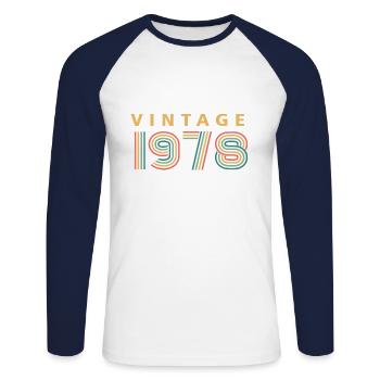 millésime 1978 - T-shirt baseball manches longues Homme - blanc/marine - Devant - Nik (191cm)