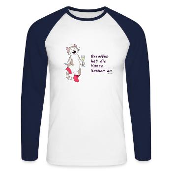 Zitat "Besoffen hat die Katze Socken an" - Unisex Baseballshirt langarm - Weiß/Navy - Vorne - Nik (191cm)