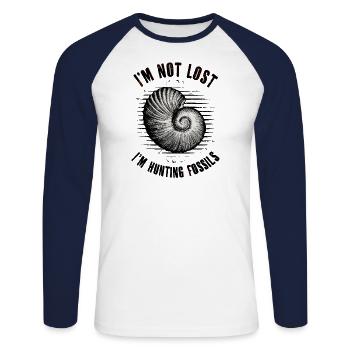 I'm Not Lost I'm Hunting Fossils - Unisex Long Sleeve Baseball T-Shirt - white/navy - Front - Nik (191cm)