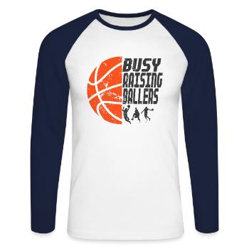 Basketball Papa Busy Raising Ballers Geschenkidee - Unisex Baseballshirt langarm - Weiß/Navy - Vorne - Nik (191cm)