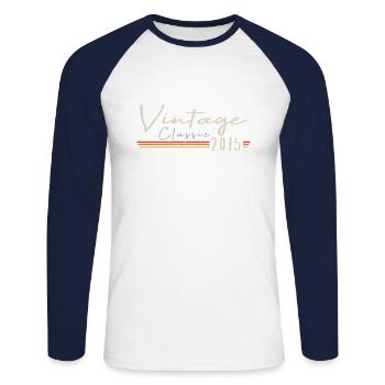 Vintage Original since 2015 Geburtstag Retro 2015 - Unisex Baseballshirt langarm - Weiß/Navy - Vorne - Nik (191cm)