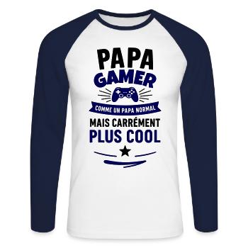 Papa gamer – plus cool qu’un papa normal - T-shirt baseball manches longues Homme - blanc/marine - Devant - Nik (191cm)