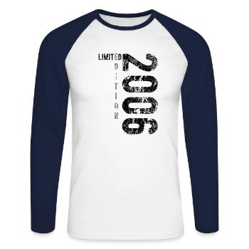 Édition Limitée 2006 Anniversaire Vintage 2006 - T-shirt baseball manches longues Homme - blanc/marine - Devant - Nik (191cm)