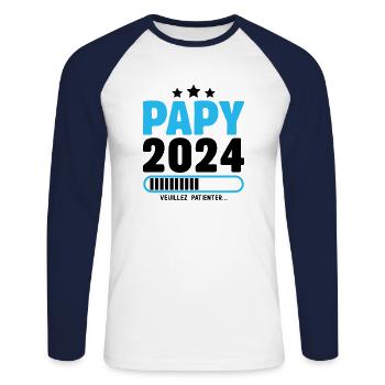 Papy 2024 Idée Cadeau Fête Des Pères Cool Annonce - T-shirt baseball manches longues Homme - blanc/marine - Devant - Nik (191cm)