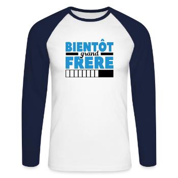 Bientôt Grand-frère - T-shirt baseball manches longues Homme - blanc/marine - Devant - Nik (191cm)