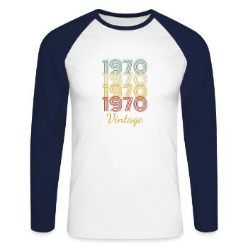 Vintage-Geburtstagsgeschenk geboren 1970 Slogan Drehen - Unisex Baseballshirt langarm - Weiß/Navy - Vorne - Nik (191cm)