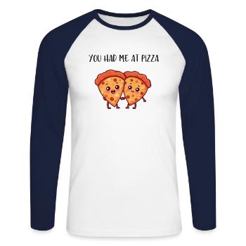 Tu m’as eu à la pizza - T-shirt baseball manches longues Homme - blanc/marine - Devant - Nik (191cm)