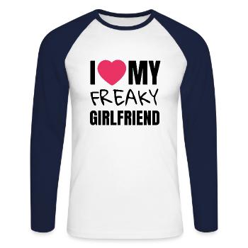 J’aime ma petite amie bizarre.T-shirt de la Saint-Valentin - T-shirt baseball manches longues Homme - blanc/marine - Devant - Nik (191cm)