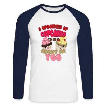 Je me demandais si CUPCAKES pense aussi à moi - T-shirt baseball manches longues Homme - blanc/marine - Devant - Nik (191cm)
