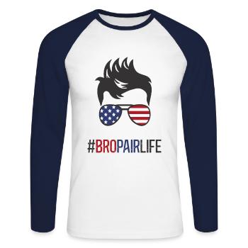 Bropair Amerika Bro-Pair USA Male Au Pair Boys - Unisex Baseballshirt langarm - Weiß/Navy - Vorne - Nik (191cm)