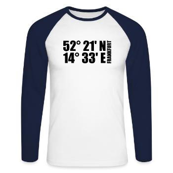 Frankfurt (Oder) Koordinaten - Unisex Baseballshirt langarm - Weiß/Navy - Vorne - Nik (191cm)