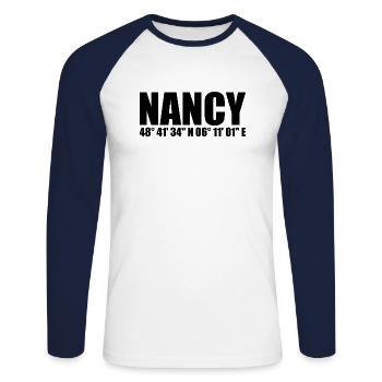 Nancy Koordinaten - Unisex Baseballshirt langarm - Weiß/Navy - Vorne - Nik (191cm)
